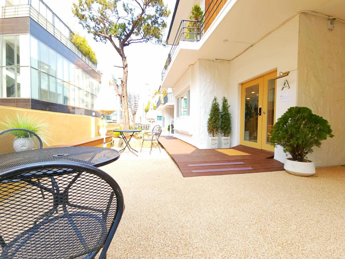 Oyo Myeongdong 5 Lodge Сеул Экстерьер фото