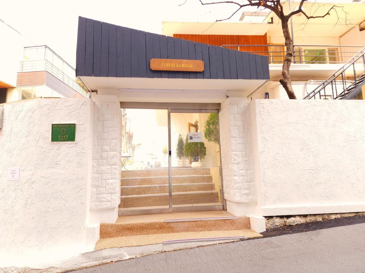 Oyo Myeongdong 5 Lodge Сеул Экстерьер фото