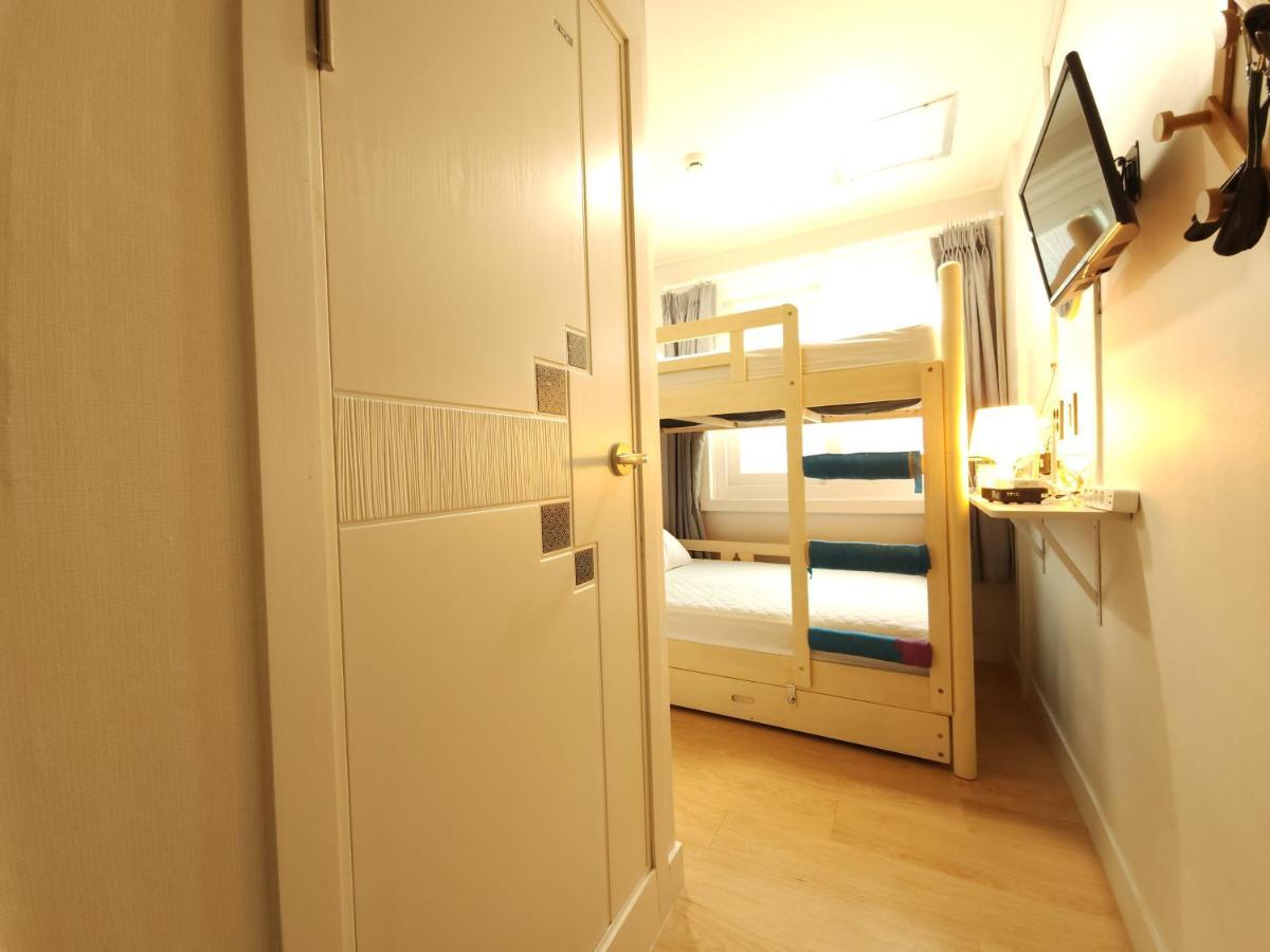 Oyo Myeongdong 5 Lodge Сеул Экстерьер фото