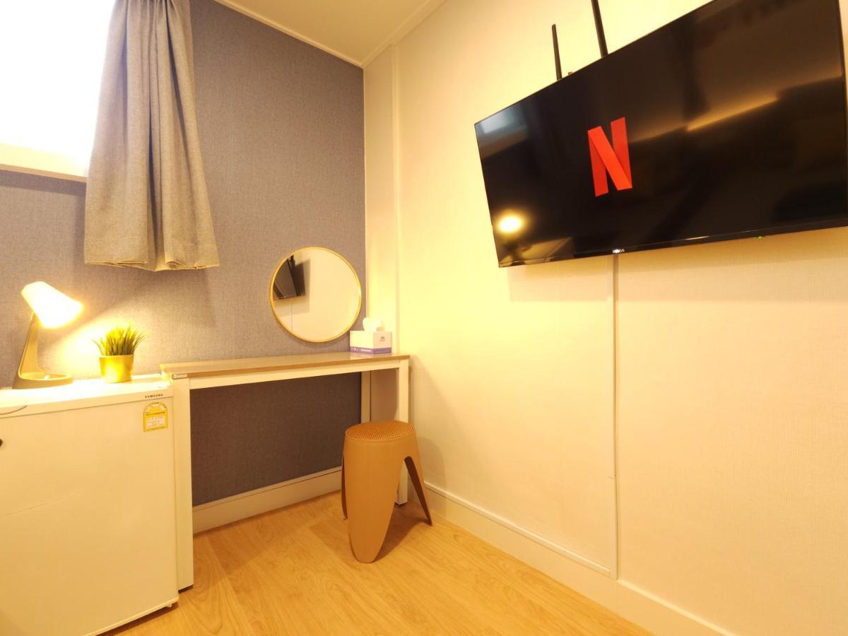 Oyo Myeongdong 5 Lodge Сеул Экстерьер фото