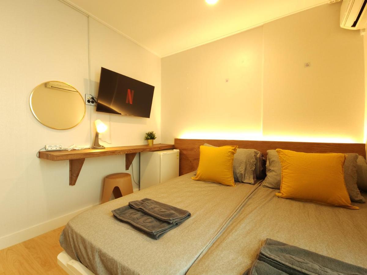 Oyo Myeongdong 5 Lodge Сеул Экстерьер фото