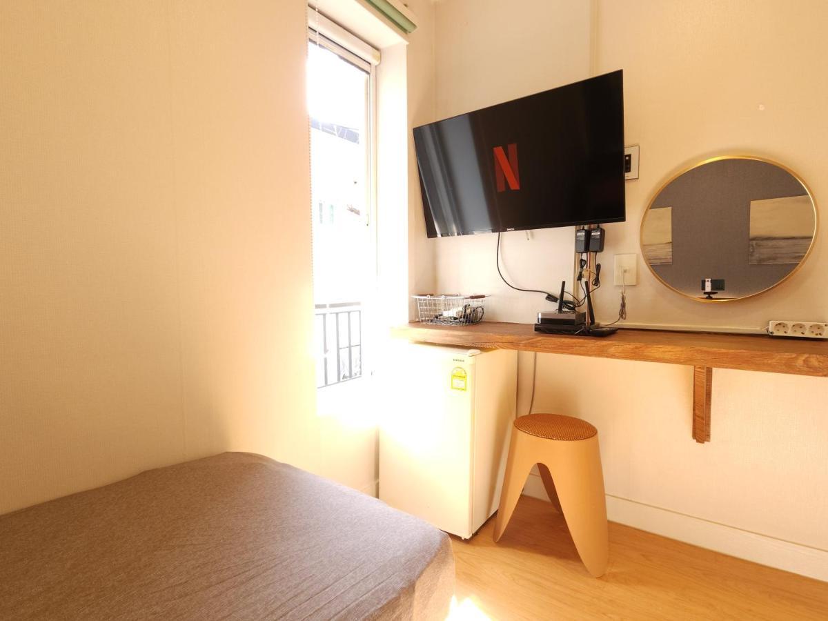 Oyo Myeongdong 5 Lodge Сеул Экстерьер фото