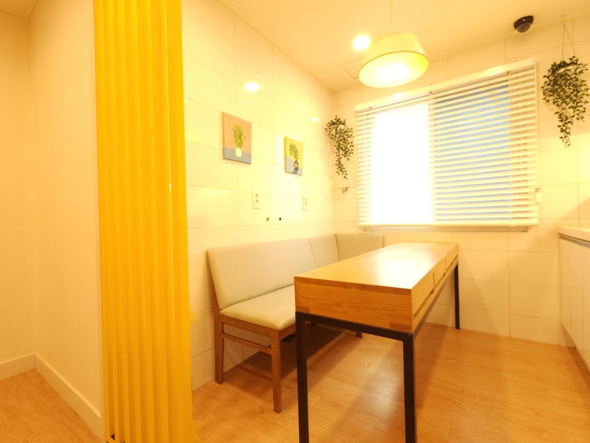 Oyo Myeongdong 5 Lodge Сеул Экстерьер фото