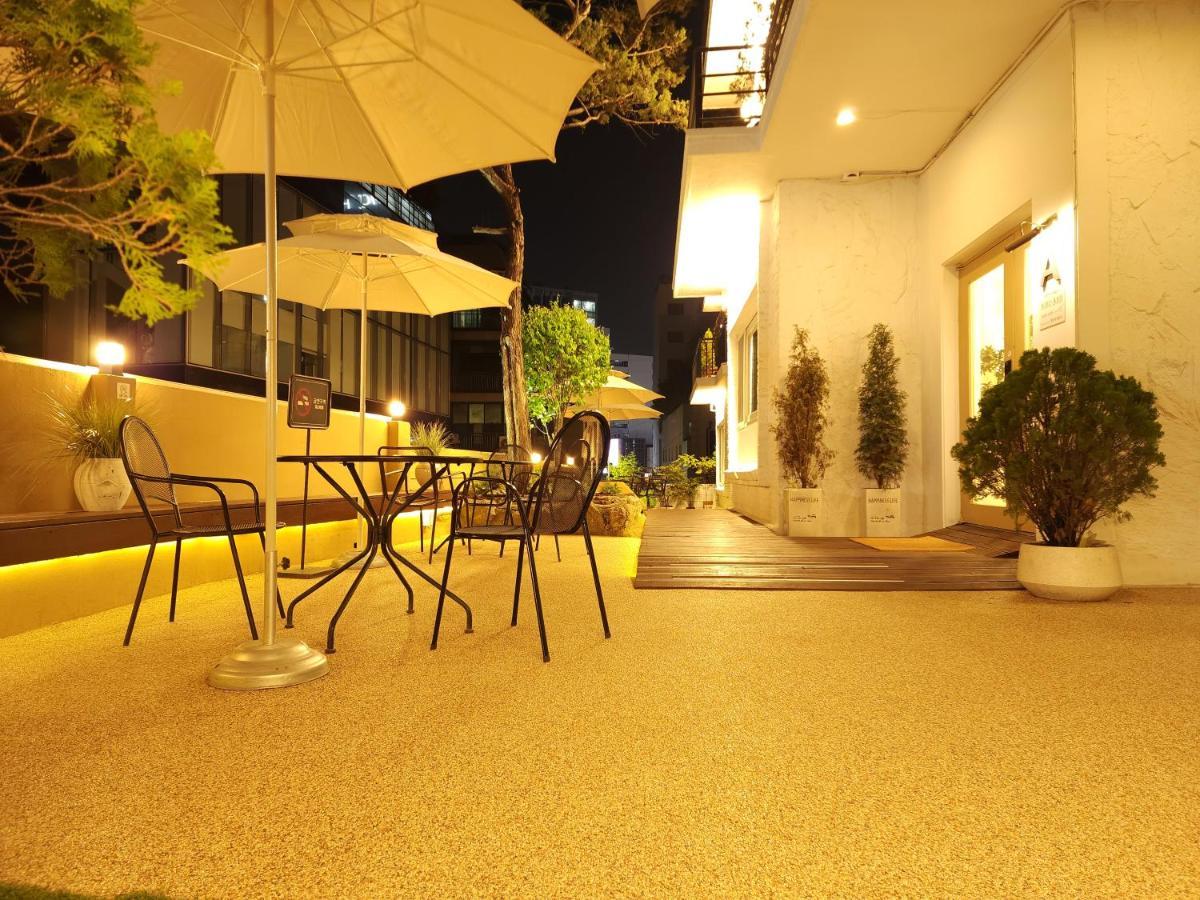 Oyo Myeongdong 5 Lodge Сеул Экстерьер фото