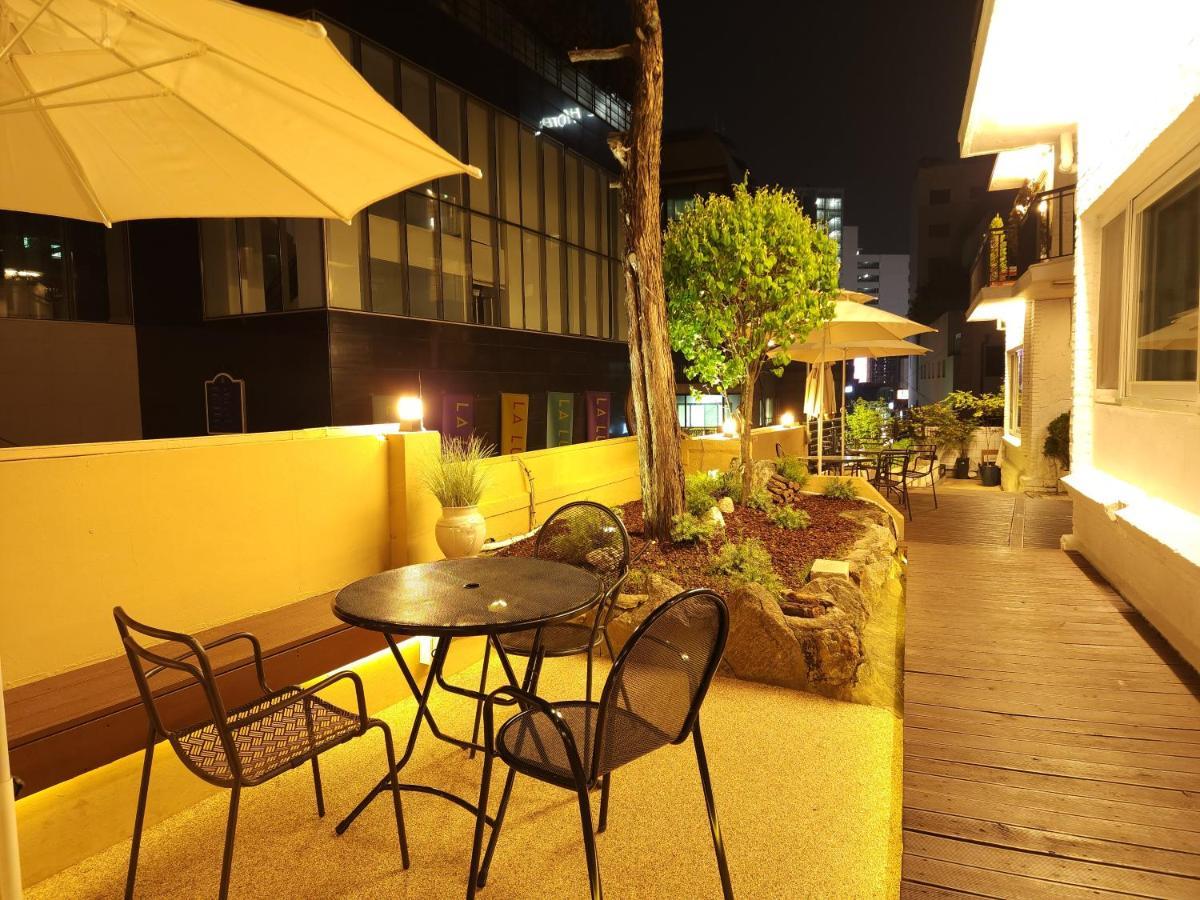 Oyo Myeongdong 5 Lodge Сеул Экстерьер фото