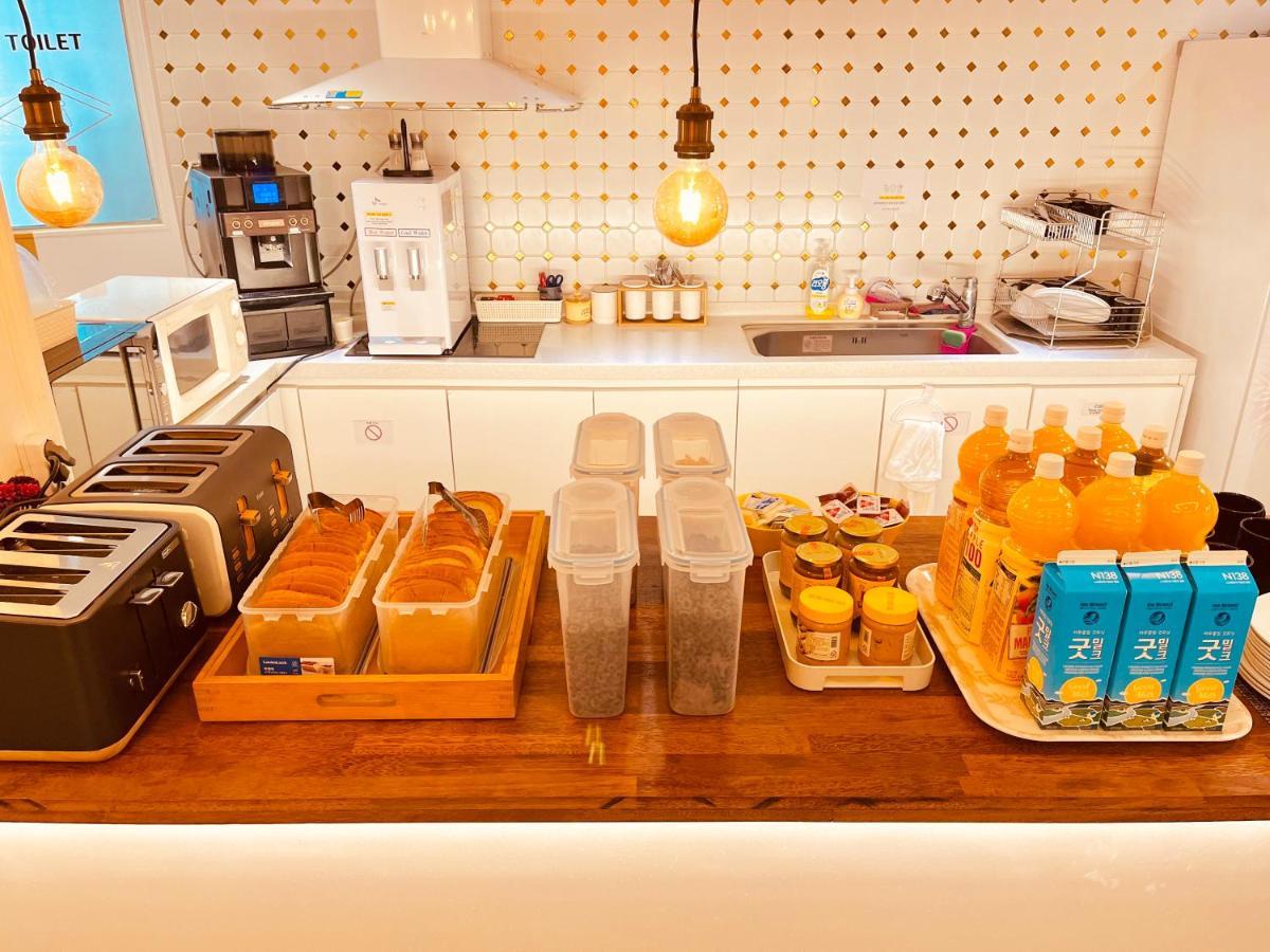 Oyo Myeongdong 5 Lodge Сеул Экстерьер фото